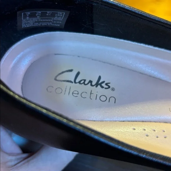 Clarks low heel pump black size 9 1/2 Women’s - Picture 5 of 6